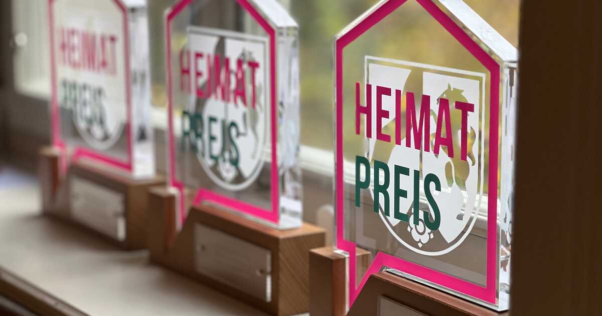 Heimatpreise auf einer Fensterbank